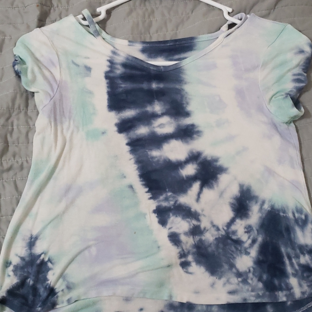 Tee shirt